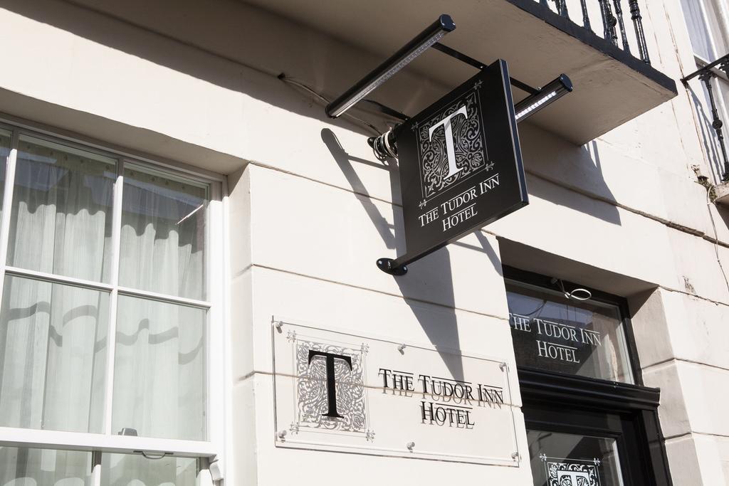 The Tudor Inn Hotel Londen Buitenkant foto